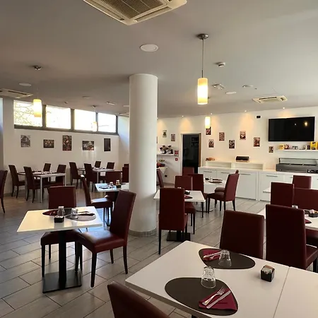 Master Hotel 3*